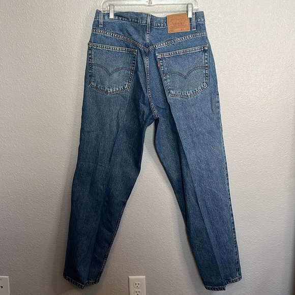 Levi’s Medium Wash 550 Relaxed Fit Jean 38x31 - Picture 7 of 7